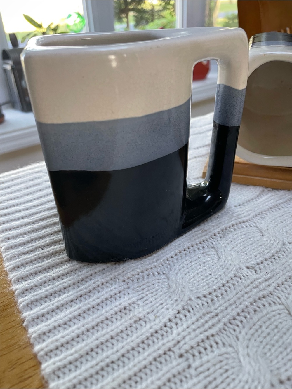 4 Stackable Ceramic Padilla style mugs with wooden stand Cream, Blue & Black - Picture 2 of 16